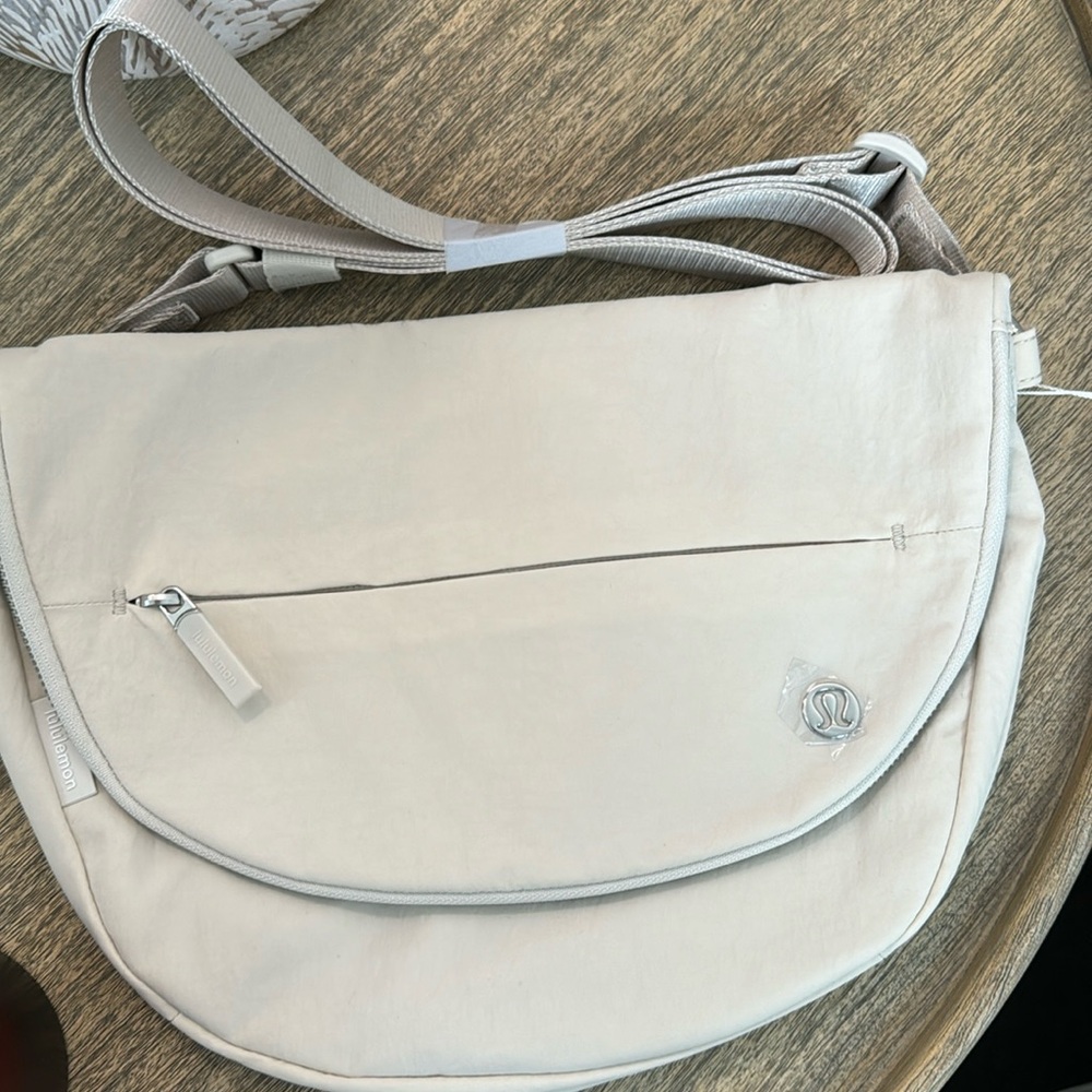 Lululemon All Night Festival Bag 5L. White Opal/Silver. NWT